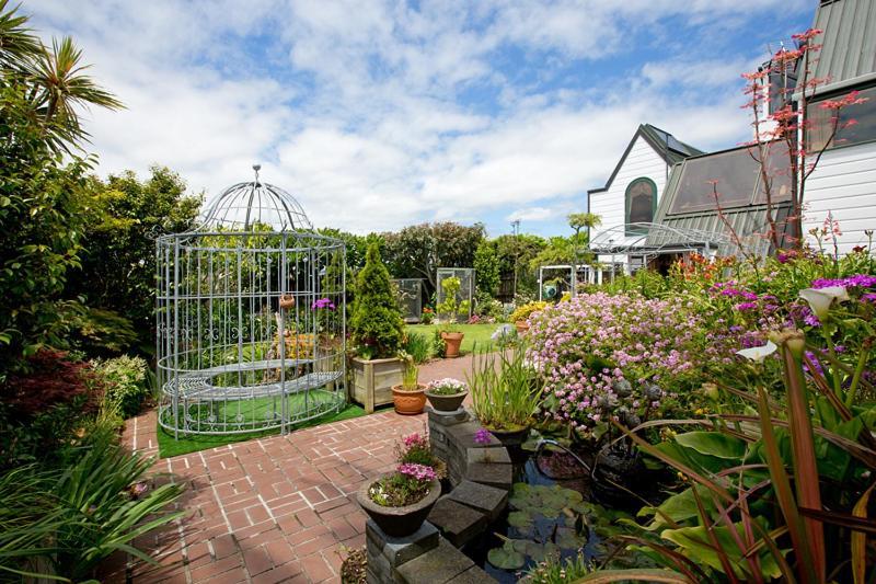 Tivoli Homestay New Plymouth Exterior photo